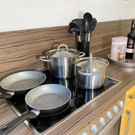 2 Zimmer Apartment, 70 Qm, Max 4 Pers, Private Terasse, 2 Parkplaetze, Internet 250 Mbit 가르트링겐 외부 사진